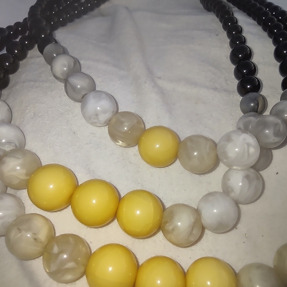 Vintage 60s graduation necklace - Picture 1 of 1